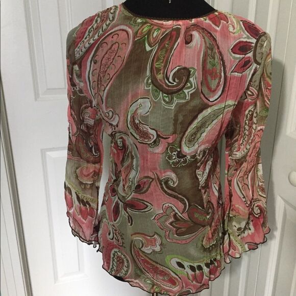 Beautiful blouse by Cato in size small - Picture 2 of 2